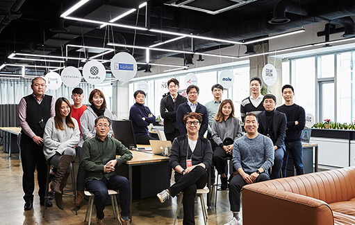 미래 앞에 선 청년들: 스타트업과 함께 크는 글로벌 기업들